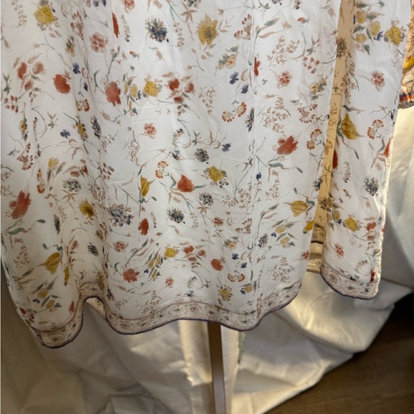 JOIE 100% Silk Beige Floral Boho
Peasant Sheer 3/4 Sleeve Blouse/Top (Size M) - Picture 6 of 9